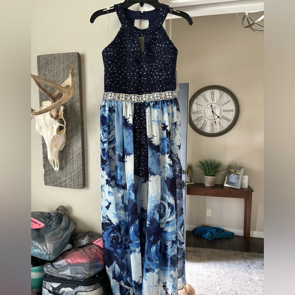 New!  Formal girls dress. Size 10